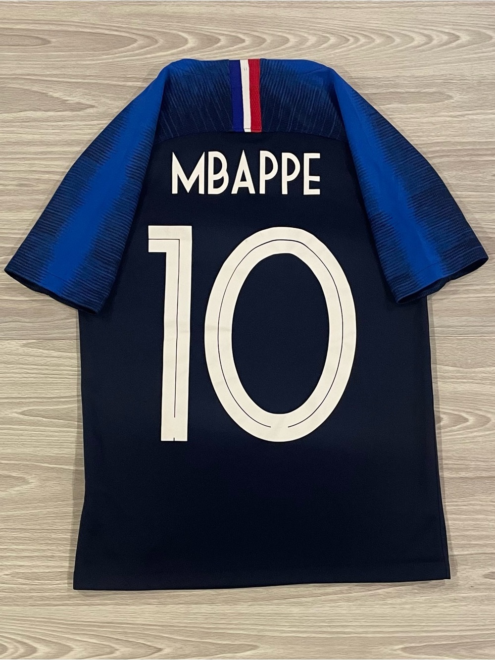 Nike 2018/19 France Mbappe #10 Home World Cup Soccer Jersey Youth Size Medium